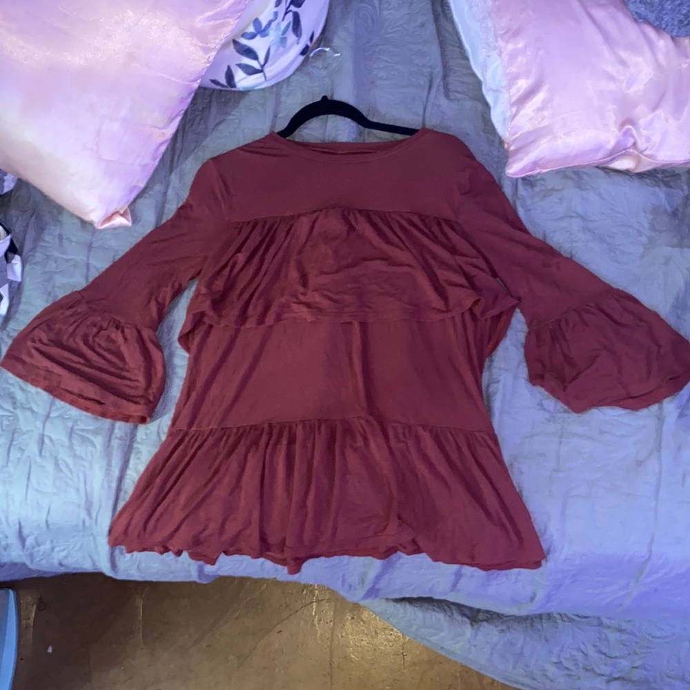 Flowey dress shirt: light weight: comfy: worn once: